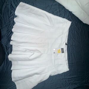 Elegant White Women's Tennis Skirt- Sz10